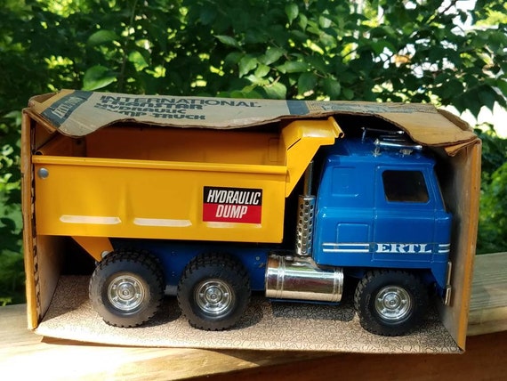 ertl transtar dump truck