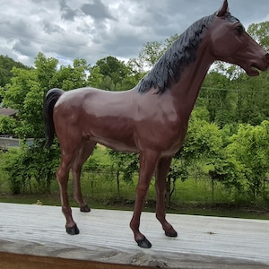 JOHN Hop Hop Pony mit Plüschüberzug beige