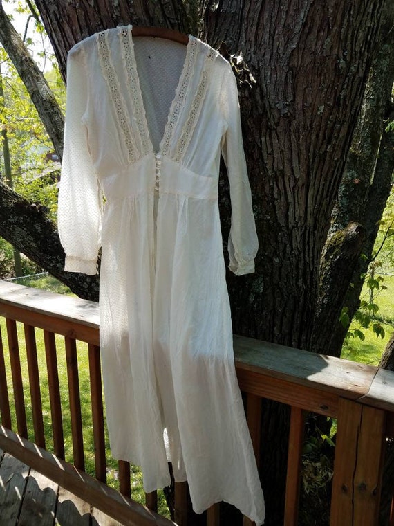 Beautiful Antique early 1900's Peignoir Robe