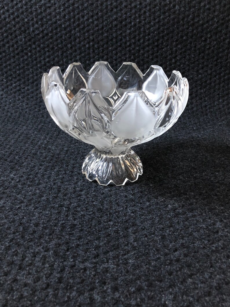 Vintage Bohemia Crystal Glass Footed Serving Bowl With Scalloped Edge Frosted Glass Home Living Dining Serving Vadel Com