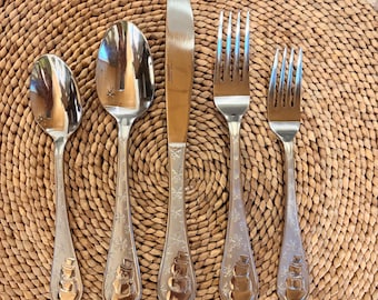 Cambridge Silversmiths Snowman Frost Pattern Flatware - Service for 1 - 5 Piece Set
