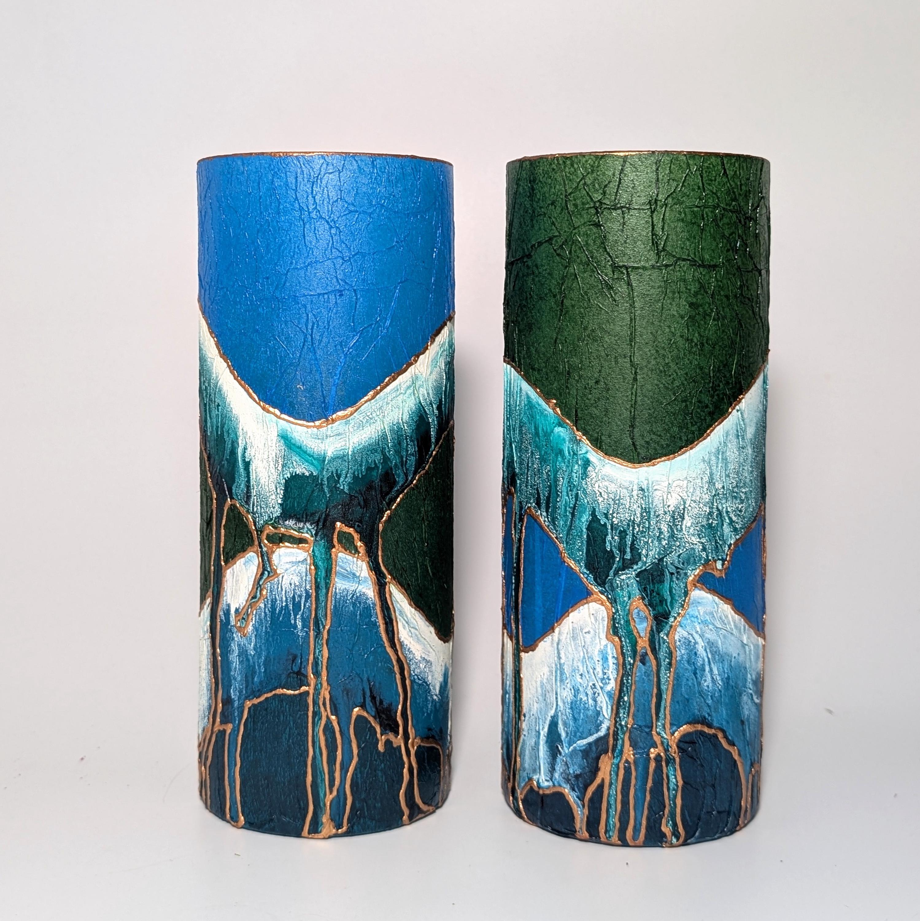 グリーン＆ブルーの手描きガラス花瓶 – ZENコレクション – ブロンズの