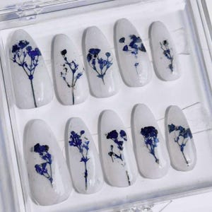 Pressed flower nails