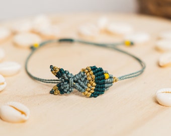 Makramee Armband "Fishy" mit Glas-Rocaille - viele verschiedene Farben zur Wahl - individuell personalisierbar