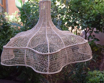 Hanglamp van geweven natuurlijke vezels – Sculpturale boho-lampenkap, neutraal organisch decor