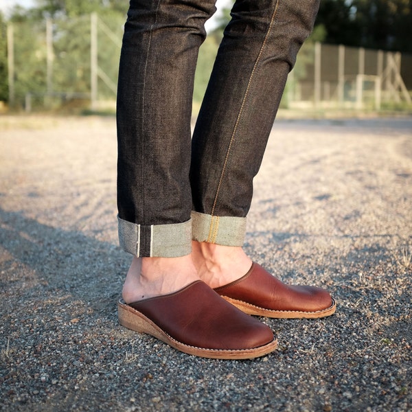 Men's brown vegetable tanned leather slippers, Handmade leather sandals, Man clog, Clogs from Sweden, Docksta slip-ons, Handmade in Sweden