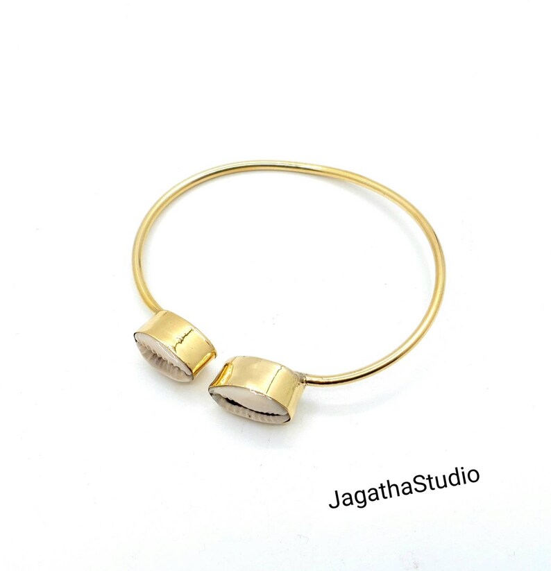 Cowrie Shell Bracelet Bangle Adjustable Simple Women Jewelery gift for her