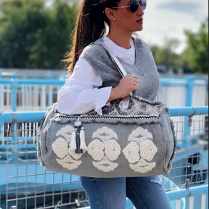 Bolso de fin de semana bohemio, bolso grande de fin de semana bordado, bolso de mano bohemio para uso diario, de cuero, con borlas de lentejuelas y cuentas.