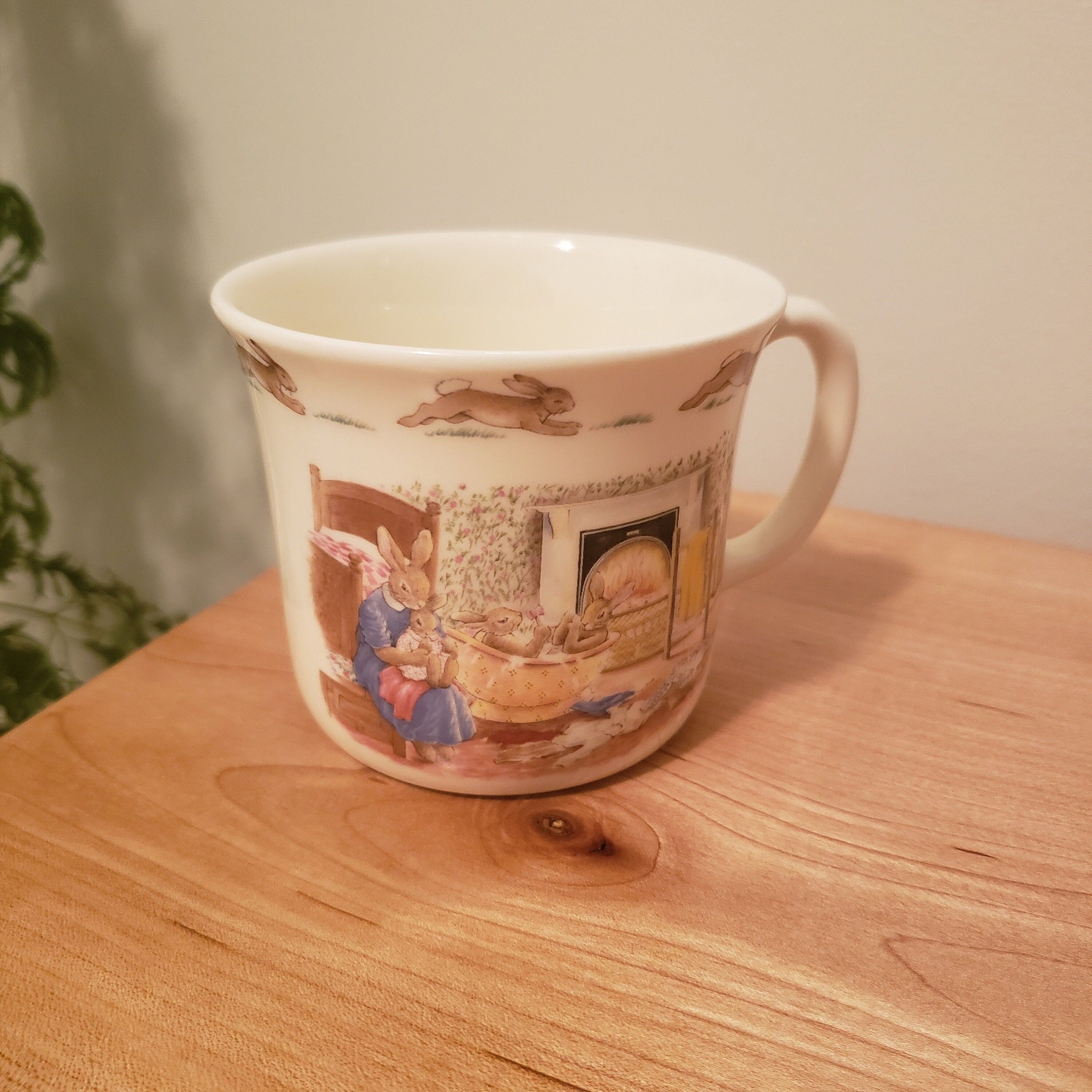 Royal Doulton Bunnykins One Can You Find Susans Crown Mug Royal Doulton Bunnykins One Can You Find Susans Crown Mug