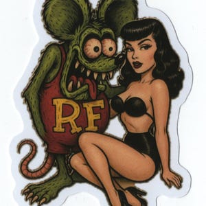 Pode incluir: Um autocolante com uma ilustração de desenho animado de um personagem verde semelhante a um rato usando uma camiseta vermelha com as letras "RF" douradas, ao lado de uma mulher em um maiô preto. A obra de arte tem um estilo pin-up vintage.