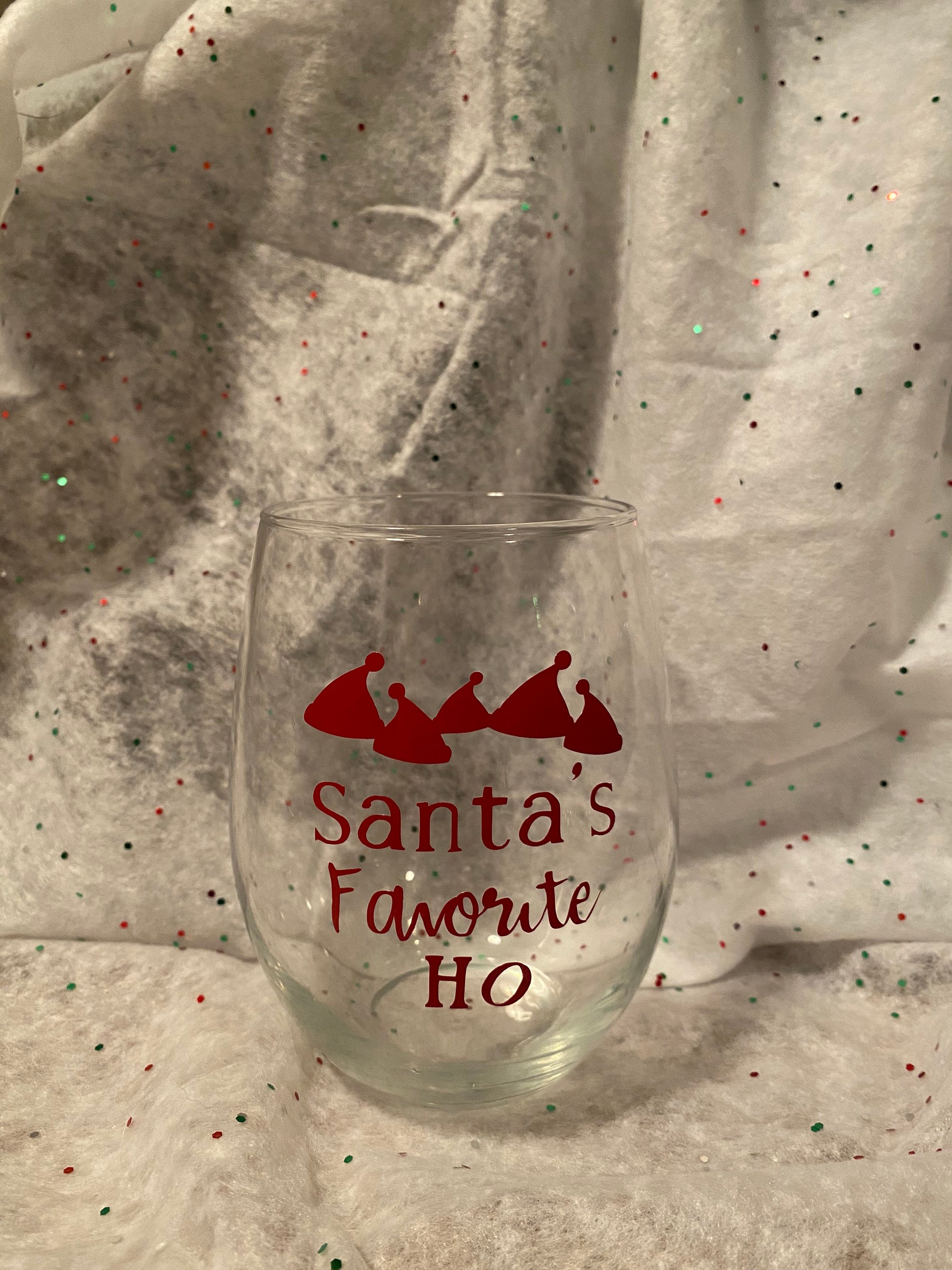 Futtumy Christmas Themed Stemless Wine Glass Set of 4, Funny  Wine Gift for Men Women Family Friend Coworker, Christmas Gift Gag Gift  White Elephant Gift Exchange Gift, 15oz: Wine Glasses