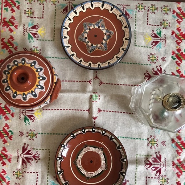 Vintage ETHNO Bulgarian Embroidered Table Cloath/Bestickte Tischdecke