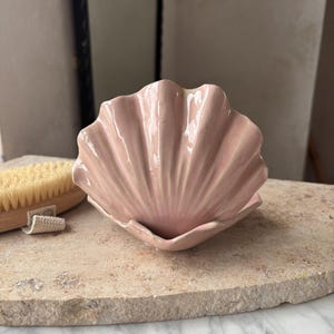 Ceramic Double Lily Pink Glamor Clam Shell with Pearl, Handmade Jewelry Dish Ring Holder, Ring Dish Wedding Gift Idea, Tray for Trinkets image 3