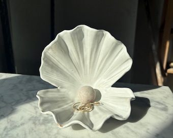 Ceramic Double Milky White Glamor Clam Shell with Pearl, Handmade Jewelry Dish Ring Holder, Ring Dish Wedding Gift Idea, Tray Trinket