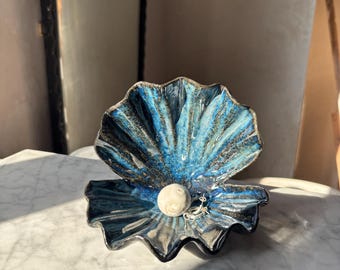 Ceramic Double Clam Shell with Pearl Handmade Jewelry Dish Ring Holder Ring Dish Wedding Gift Idea Tray Trinket Sea Inspired Organic Ceramic