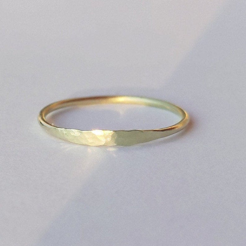 GEORG G, 585 gouden ring, trouwring, gehamerd, minimalistisch, filigraan, handgemaakt afbeelding 1