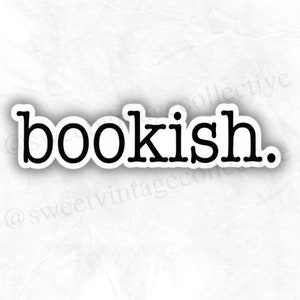 Naklejka BOOKISH, naklejka do czytania, nerd, wózek z książkami, naklejka fantasy, czytelnik, booktok, zabawna naklejka, książkowy, błyszcząca naklejka na laptopa,