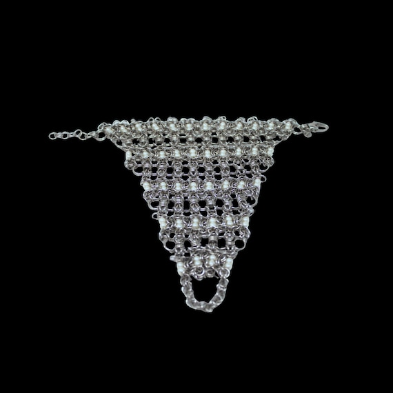 Aurelia — Pearl Chainmail Handpiece