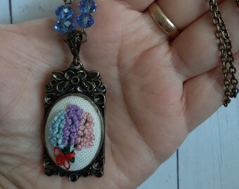 Embroidery necklace, Gift for her, Hand Embroidered Necklace, Embroidered Flower Necklace, Floral Necklace, Bridesmaid gift, Mini Embroidery