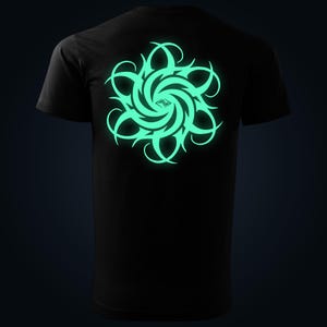 Flow glow in the dark T-shirt print op de achterkant