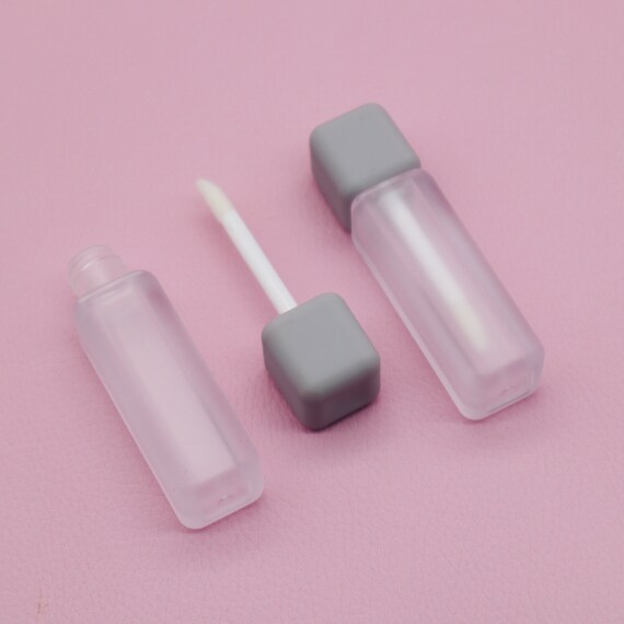 DIY MINI Cute Rabbit Cartoon Lipstick Tube Lip Balm Containers Makeup  Cosmetics Containers Tool Refillable Bottles