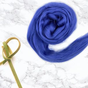 Bamboo fiber for spinning Silky bamboo roving for spinning Plant-based felting fiber Vegan wool top Dyed silk imitation Viscose Rayon