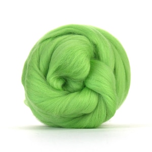 Merino wool tops Wool roving Needle felting wool for spinning fiber Light pastel green combed top Wet felting, weaving supplies Combed top