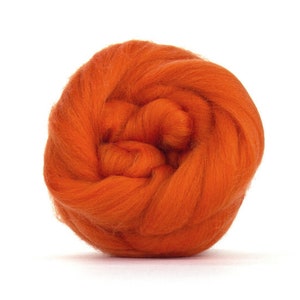 Voortspinsel van merinowol voor het spinnen Rovingswol Vilten wol Canada Weefvezel Gekamd bovenstuk Pompoen Verbrand oranje herfst