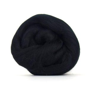 Kammzug Merinowolle 0,5 oz, 1 Unze 23 Mikron Nassfilzen von Wolle Spinnfaser Gekämmte Merinowolle top Nadelfilzwolle Raven Black