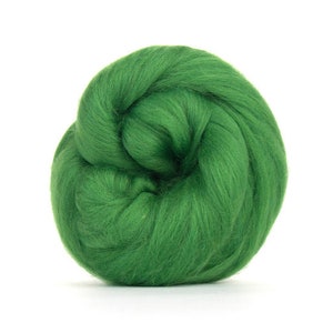 Green wool roving for felting Merino wool roving for spinning Roving wool Needle felting fiber Combed top Weaving fiber Grass