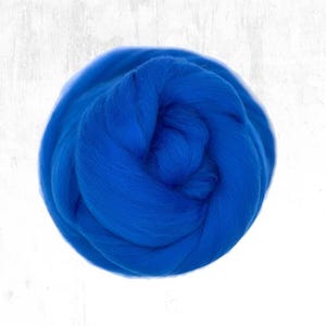 Merino roving 18 micron Superfine Merino wool roving 18.5 mic Felting wool top Super soft spinning fiber Royal Bright blue