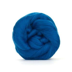 Dyed wool roving for spinning Soft Merino wool tops Wet needle felting wool Spinning fiber Combed top Royal Navy blue Marine Aquamarine