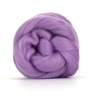 Merino wool top for spinning Wet felting wool roving for Spinning fiber Combed tops Lavender Lilac Needle felting supplies