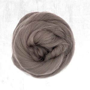 Merino wool roving 18 micron Fine Merino roving 19 mic Needle felting wool top Super soft spinning fibre Nuno, wet felting Pewter Canada
