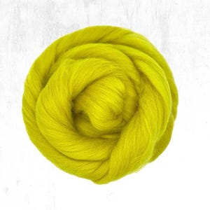 Merino wool roving 18 micron Super soft Merino roving wool 19 mic Needle felting wool top Extrafine spinning fiber Mustard yellow green