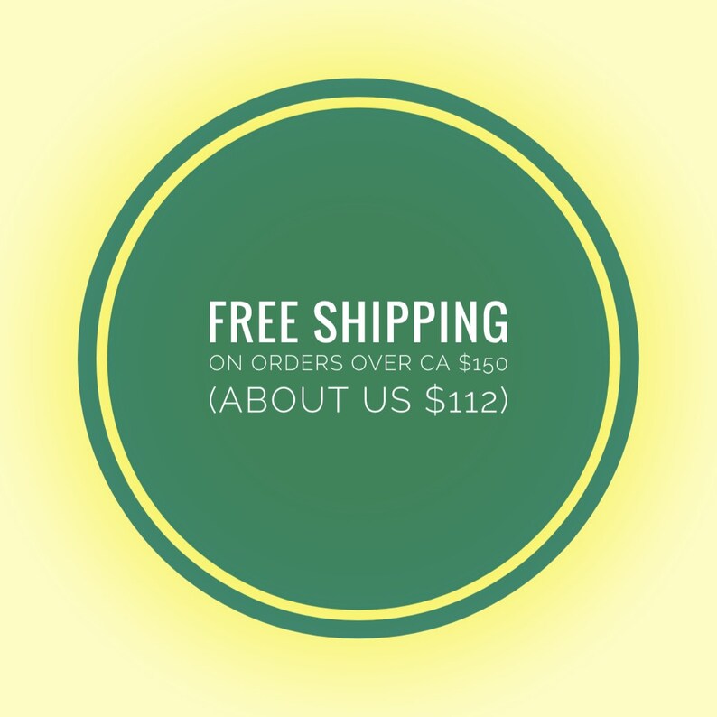 K&ouml;nnte beinhalten: Kreisf&ouml;rmige Grafik mit gr&uuml;nem Zentrum und gelbem Rand vor hellgelbem Hintergrund. Der Text "FREE SHIPPING" wird in Wei&szlig; zusammen mit zus&auml;tzlichem Text angezeigt.