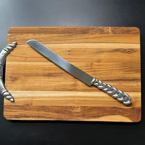 Bundle: Single Handle Challah Board with Matching Knife