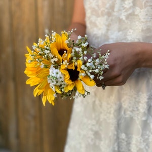 Sunflowers and babys breath bouquet Flower girl bouquet Sunflowers wedding Sunflowers bouquet Flower girls image 1