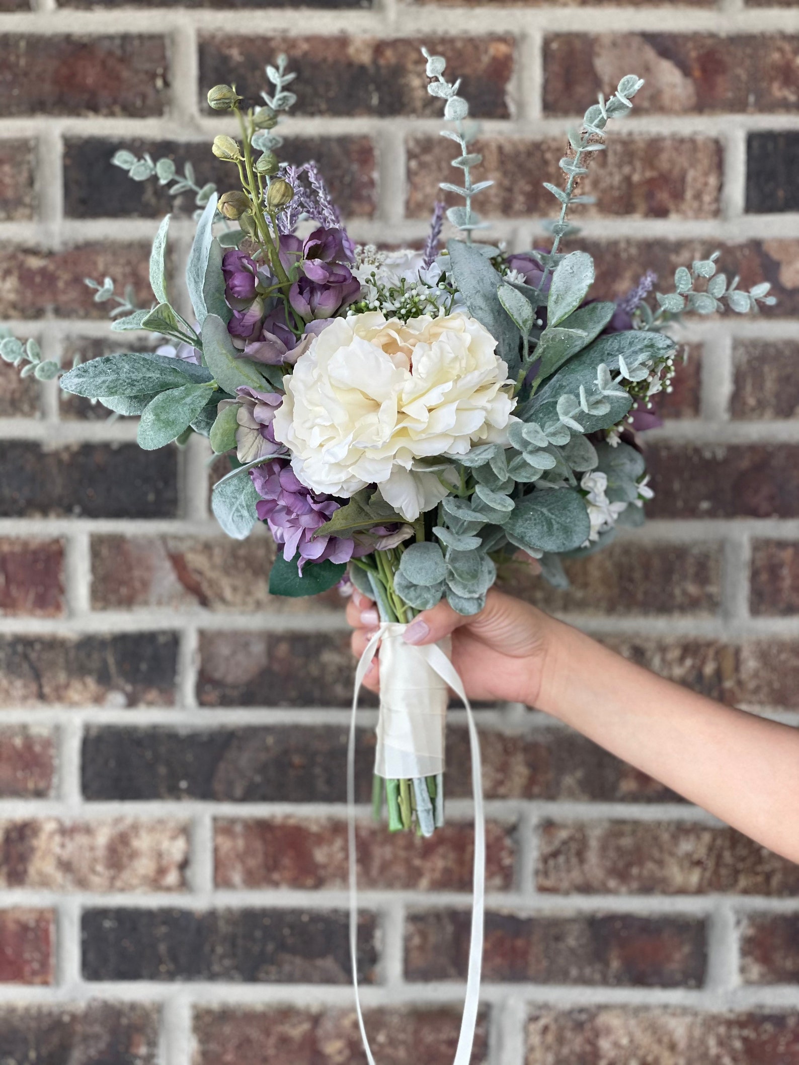 wisteria bouquet for weddings