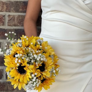 Sunflowers and baby's breath bouquet Twine handle and pearls Fall Wedding Spring Wedding Summer Wedding Rustic bride Country wedding image 2