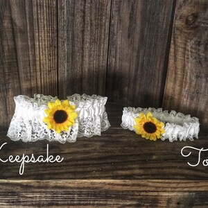 White sunflower keepsake and toss garter Sunflower wedding Country wedding Fall wedding