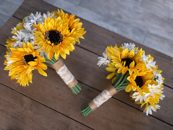 Yellow Sunflowers Twine Handle Burlap Wedding Country Wedding Budget Bouquets Spring Wedding Summer Wedding Fall Wedding Etsy Canada
