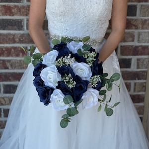 Navy Blue and White Roses Roses Navy blue Wedding Navy blue and White Bridal Bouquet