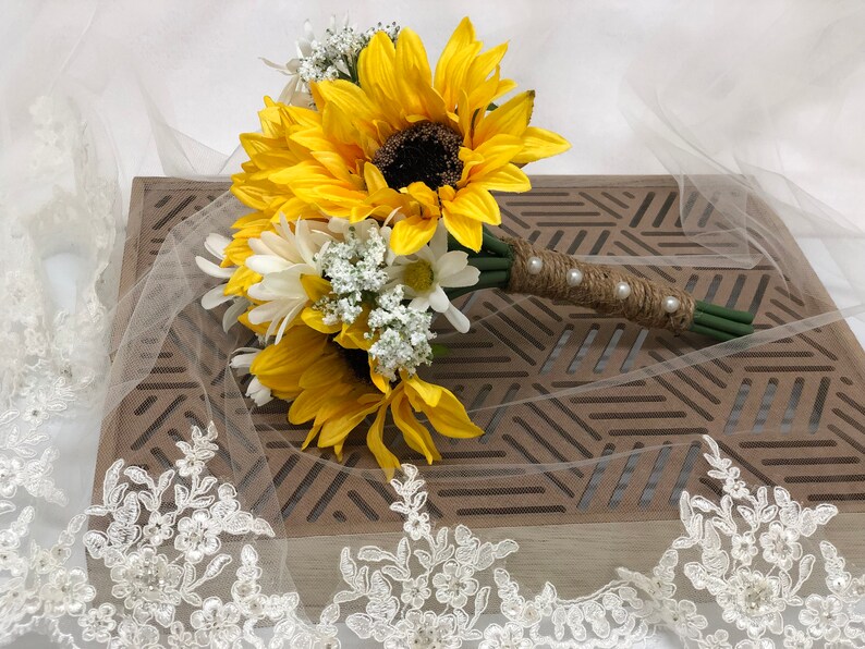 Yellow sunflowers Twine handle Burlap wedding Country wedding Budget Bouquets Spring Wedding Summer Wedding Fall Wedding