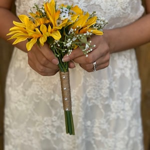 Sunflowers and babys breath bouquet Flower girl bouquet Sunflowers wedding Sunflowers bouquet Flower girls image 2