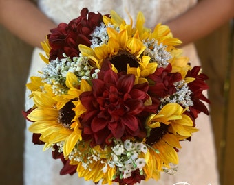 Burgunder Dahlien und Sonnenblumen Strauß Brautstrauß Burgunder Strauß Sonnenblumen Strauß Burgunder Hochzeit