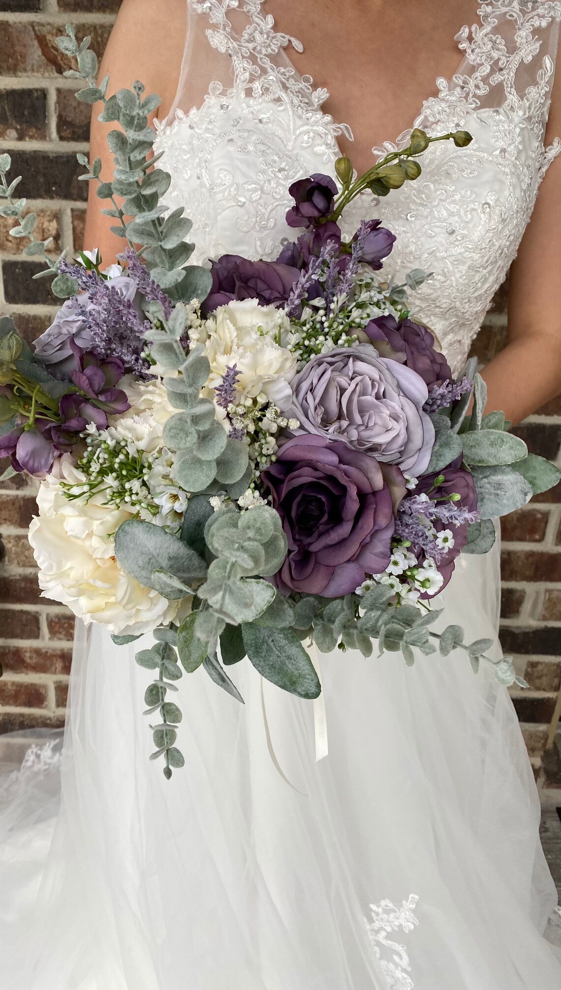 wisteria bouquet for weddings