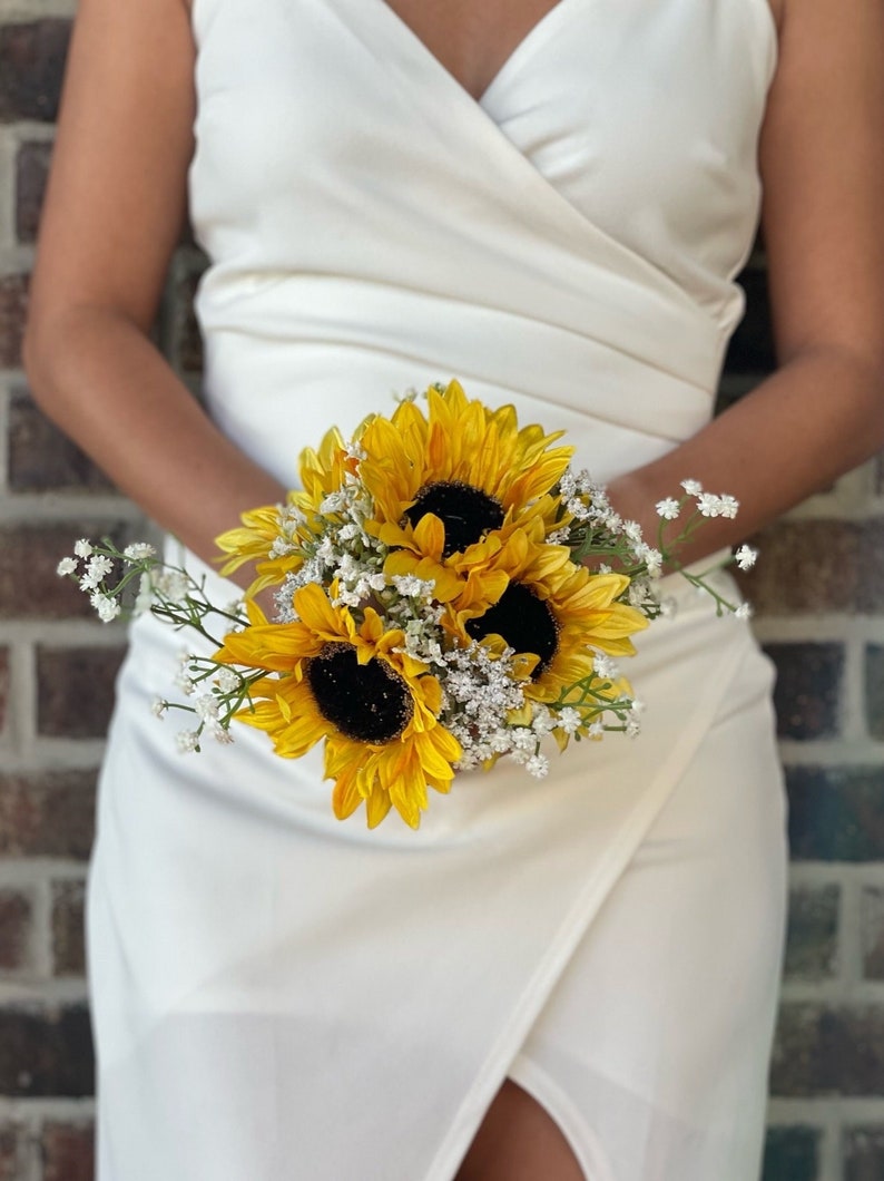 Sunflowers and baby's breath bouquet Twine handle and pearls Fall Wedding Spring Wedding Summer Wedding Rustic bride Country wedding image 3