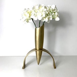 Designer flower holder from the 60s - unique piece - solid brass - Space Age - flower support - rocket shape