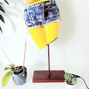 Exceptional Vintage Lamp - Feminist Floor Lamp - Shorts - 90s -
